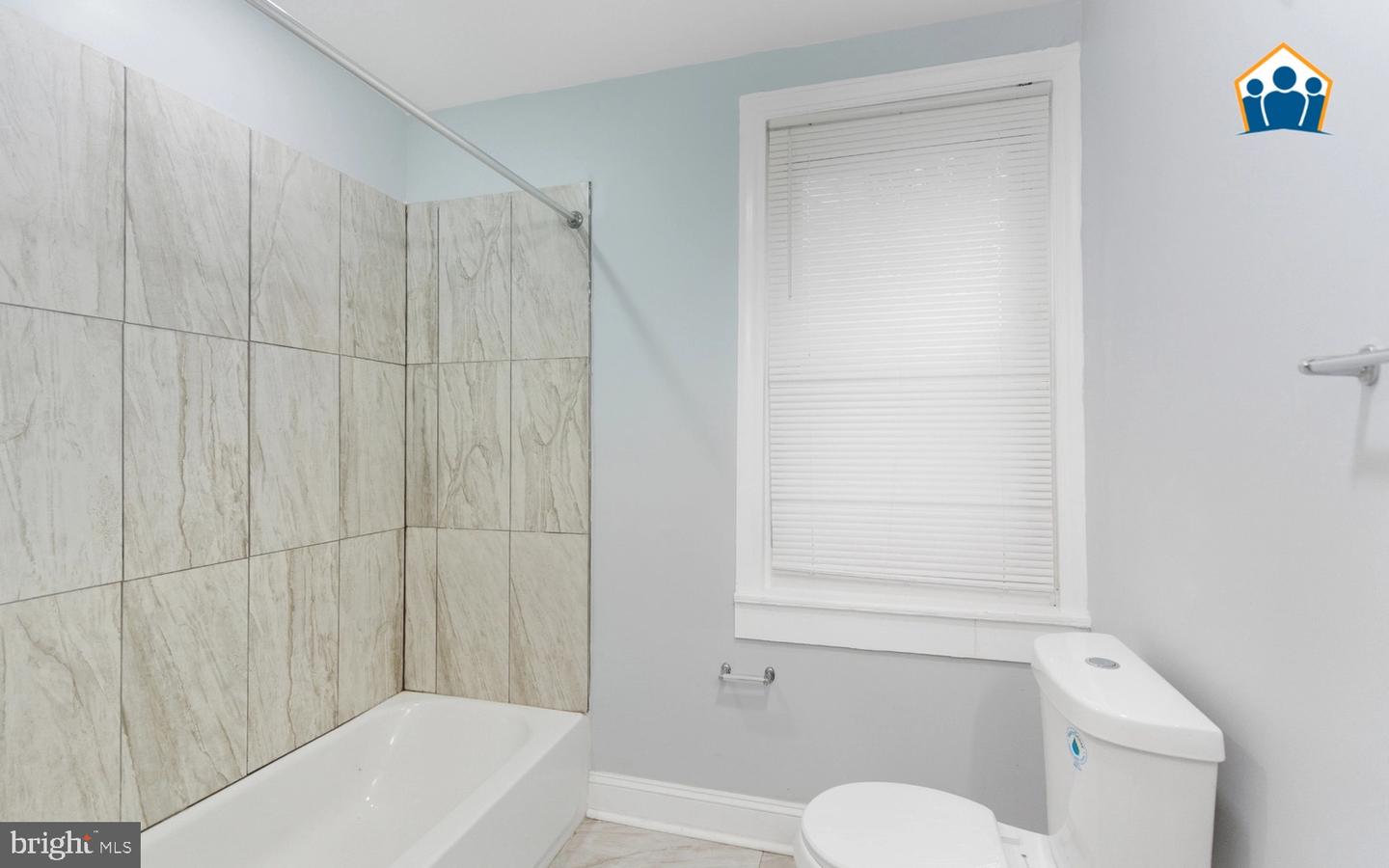 2625 Braddock St Property Photo 5