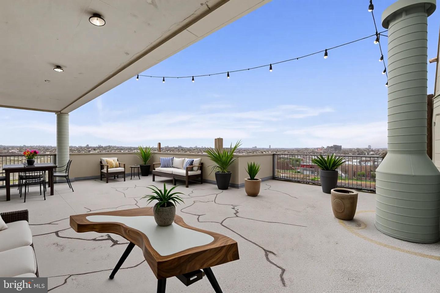 717 S Chris Columbus Blvd #1102 Property Photo 8