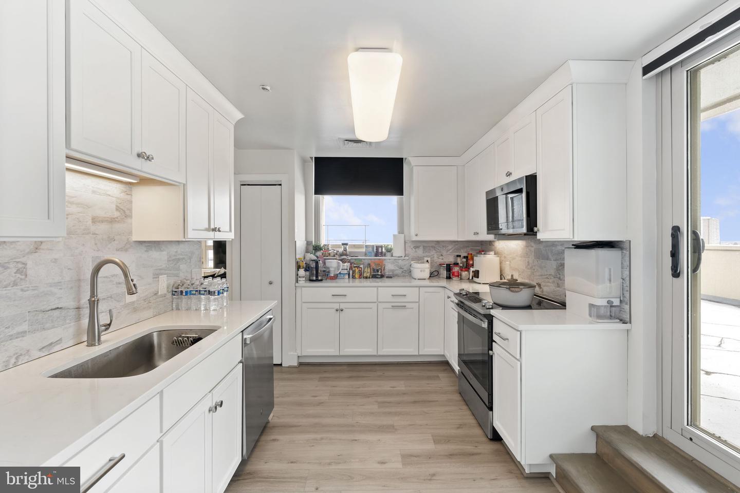 717 S Chris Columbus Blvd #1102 Property Photo 14