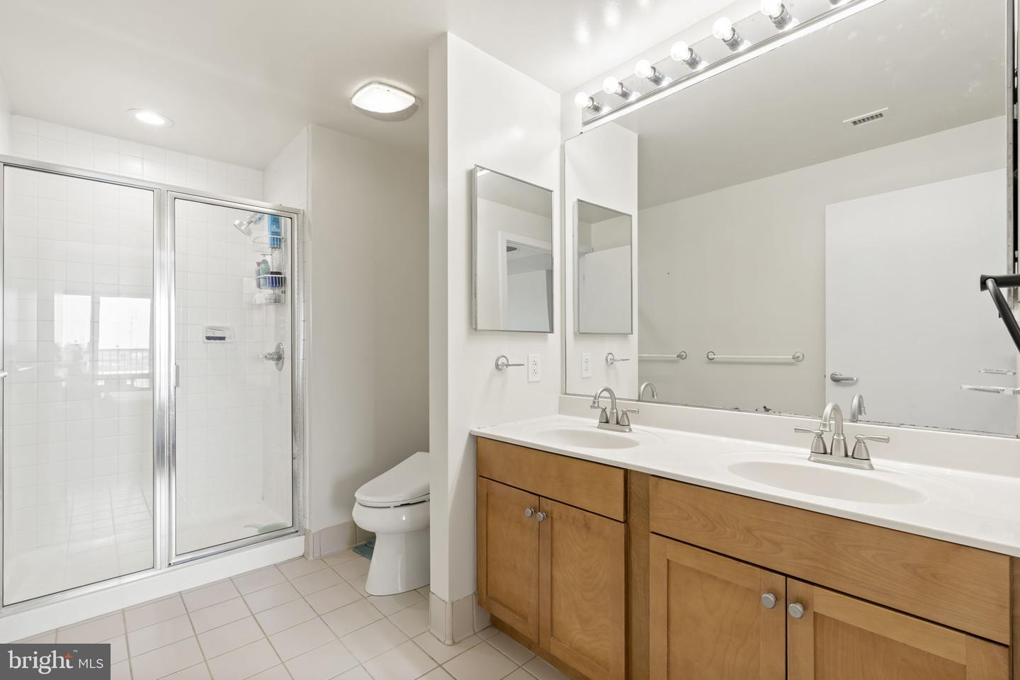 717 S Chris Columbus Blvd #1102 Property Photo 18