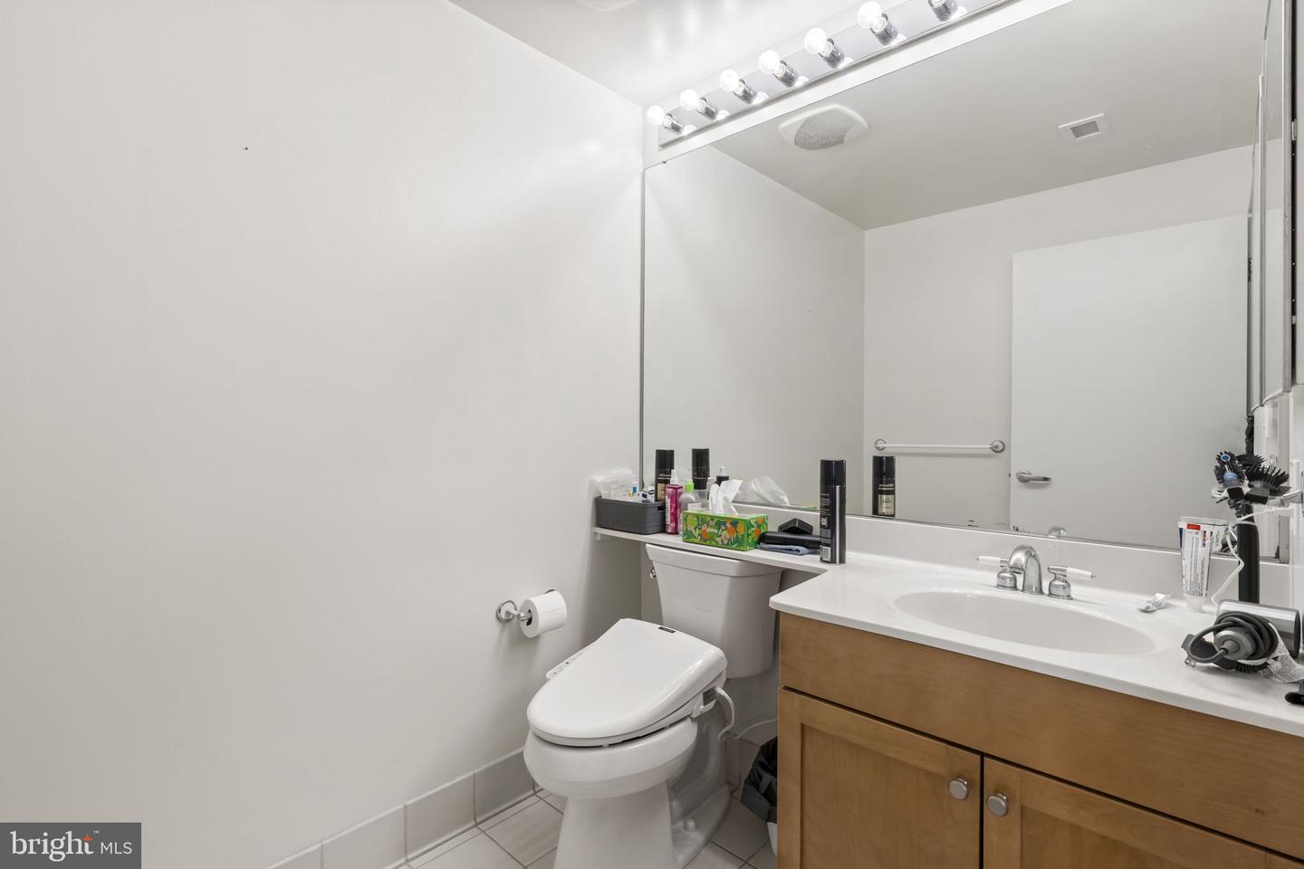 717 S Chris Columbus Blvd #1102 Property Photo 23
