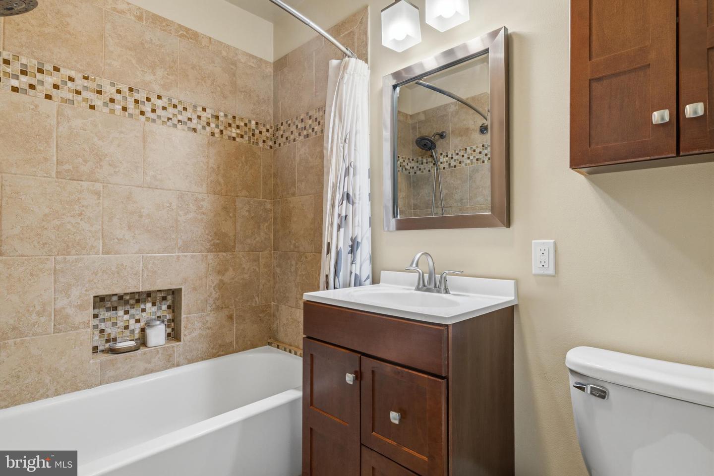 6815 Mccallum St Property Photo 24