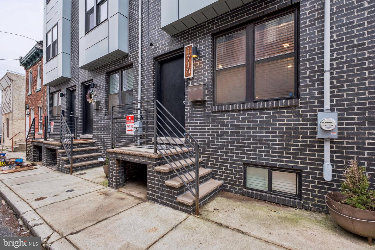 1710 W Seybert St Property Photo 4