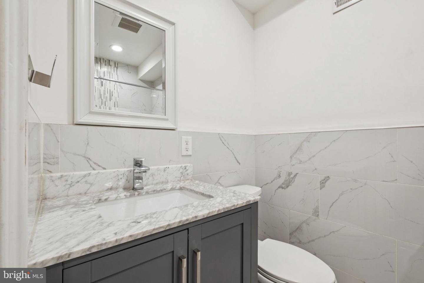 1710 W Seybert St Property Photo 14