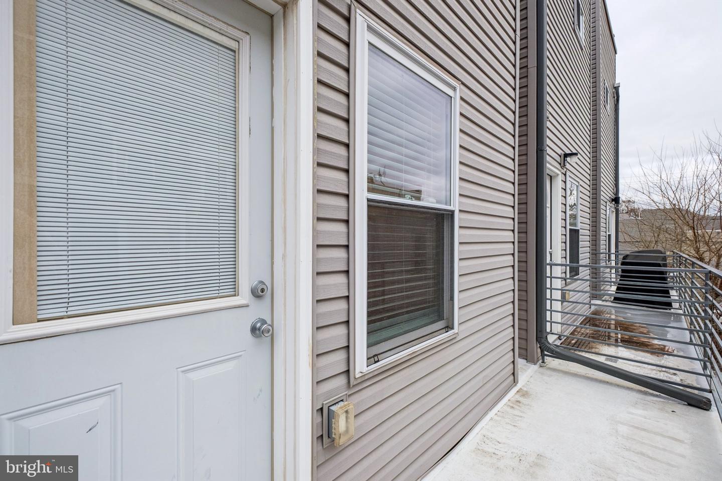 1710 W Seybert St Property Photo 18