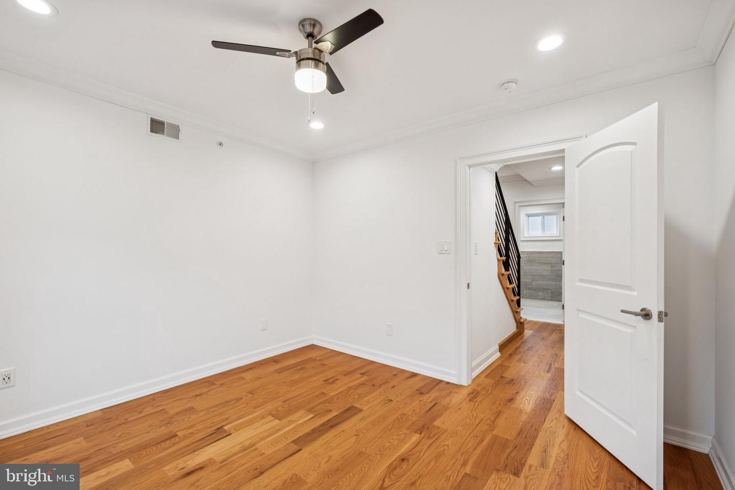 1710 W Seybert St Property Photo 21