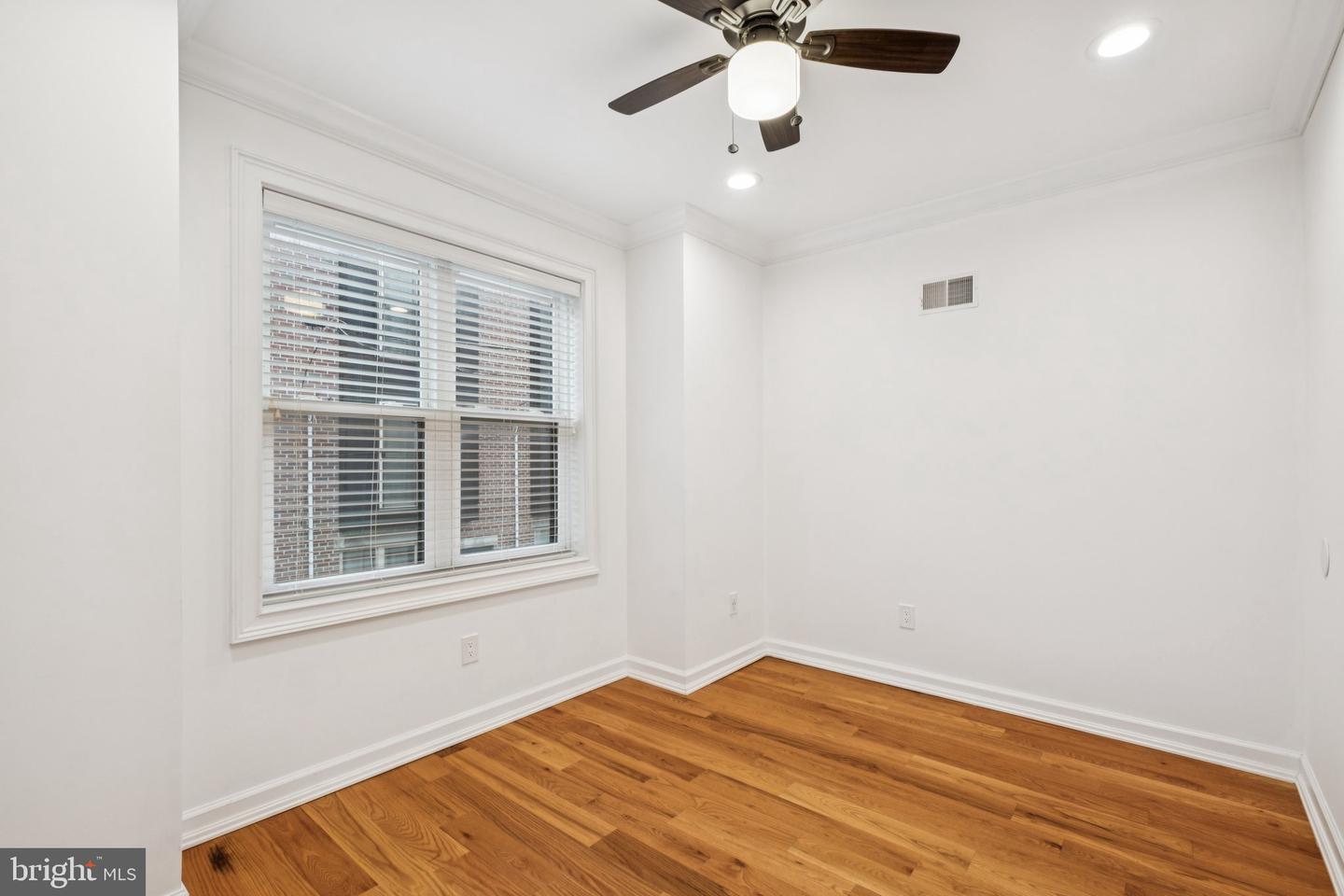1710 W Seybert St Property Photo 22