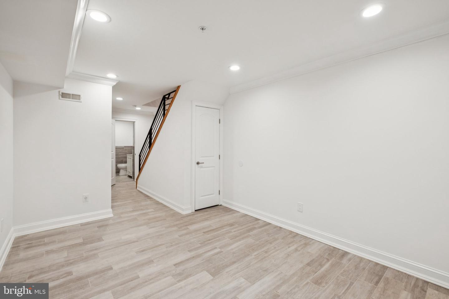 1710 W Seybert St Property Photo 32