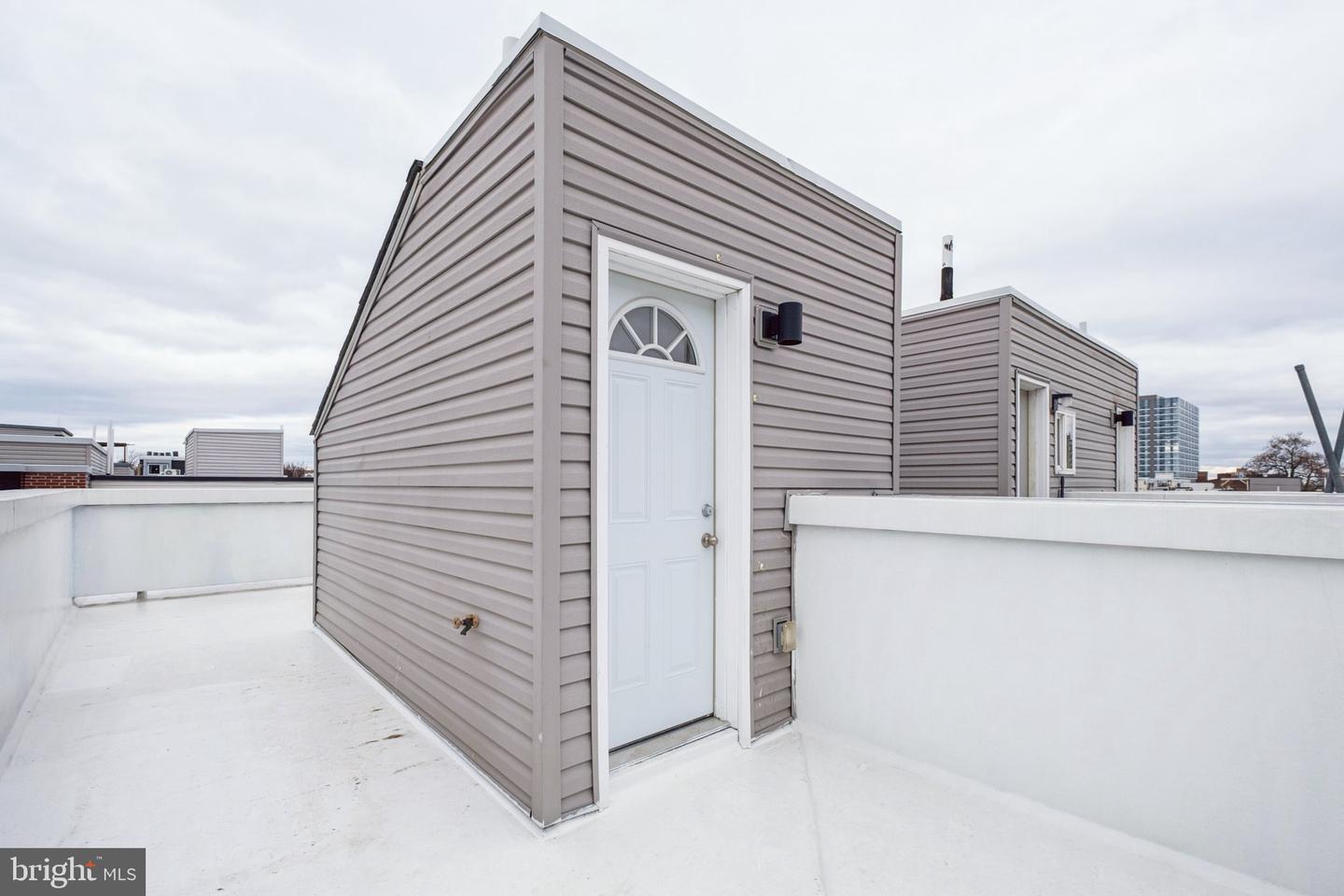 1710 W Seybert St Property Photo 37