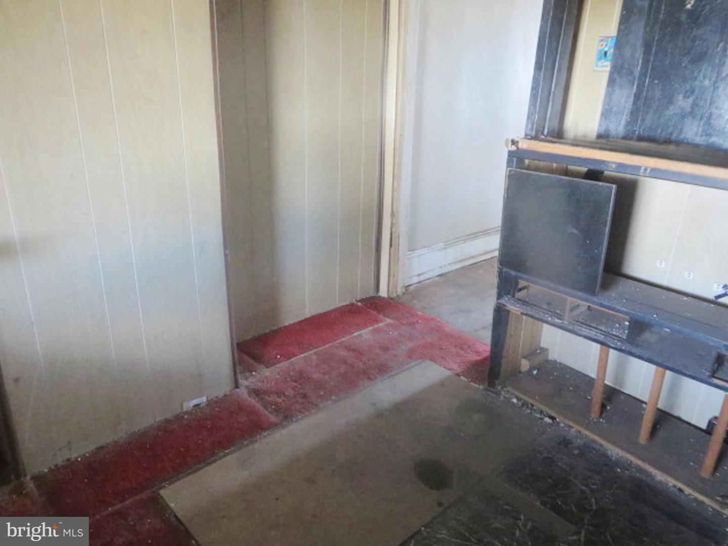3058 Aramingo Ave Property Photo 9