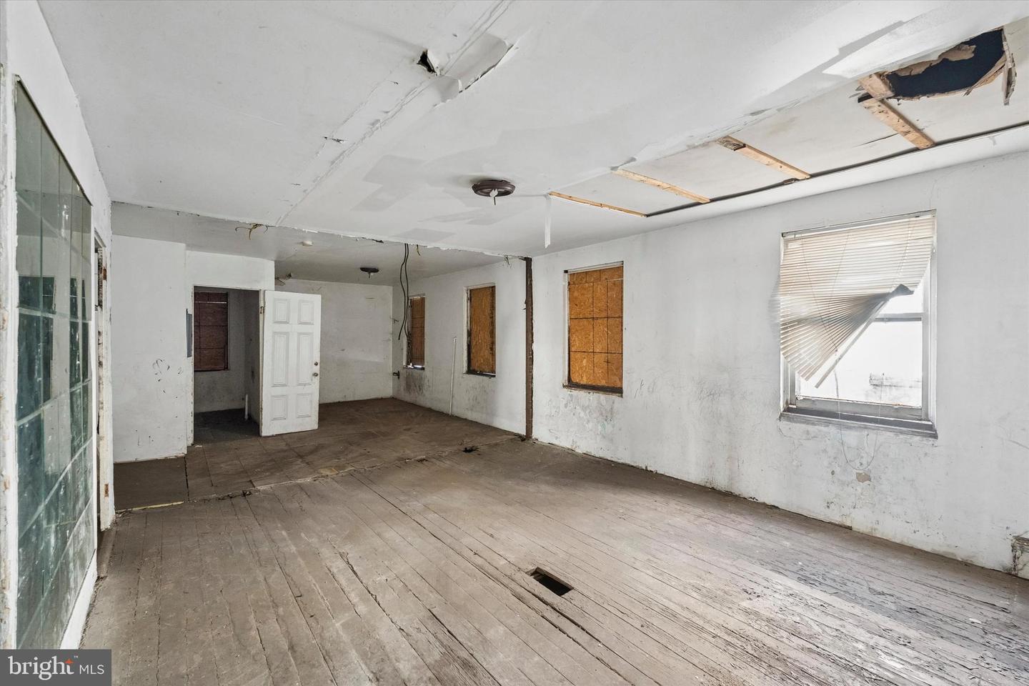 4030 W Girard Ave Property Photo 23