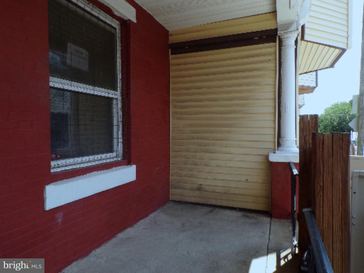 2057 S Cecil St Property Photo 4