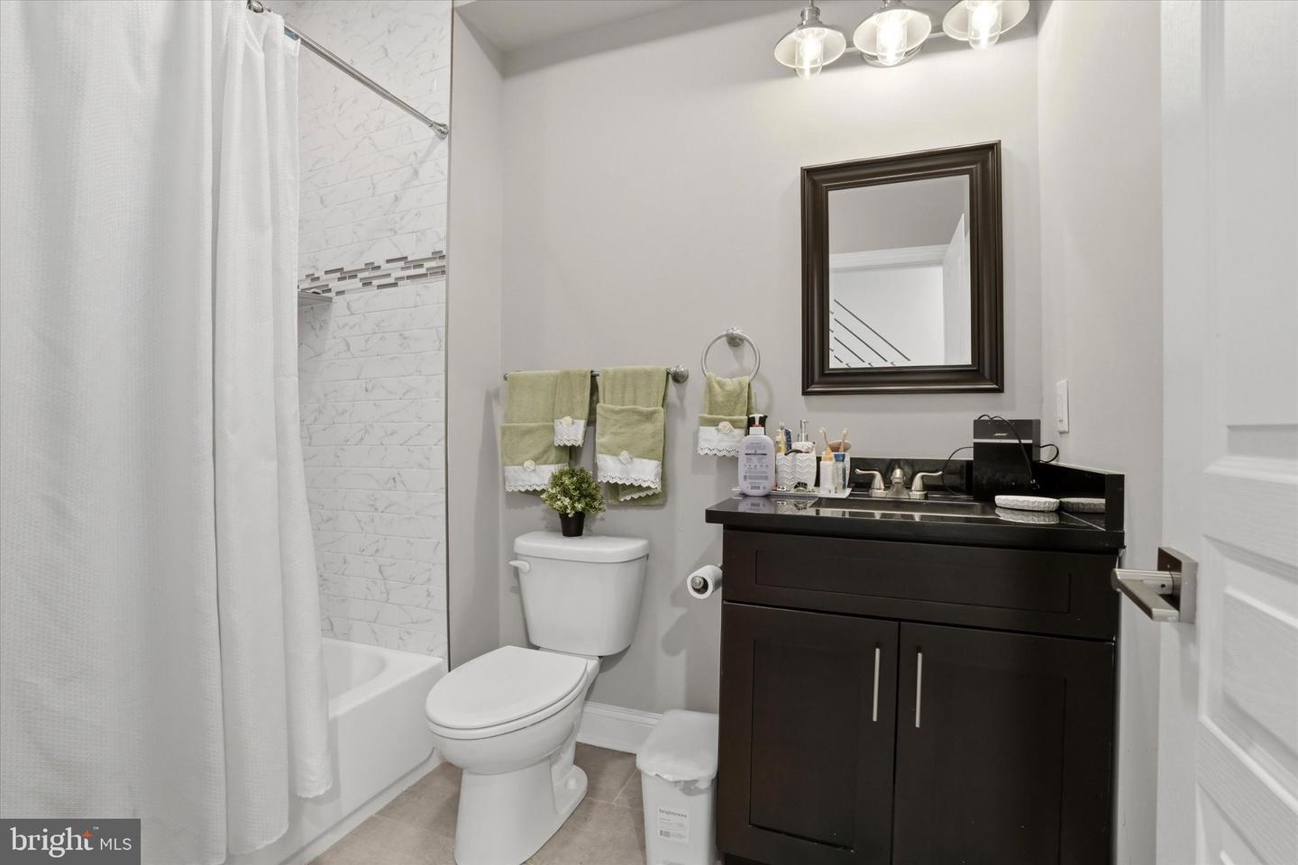 1739 W Seybert St Property Photo 18