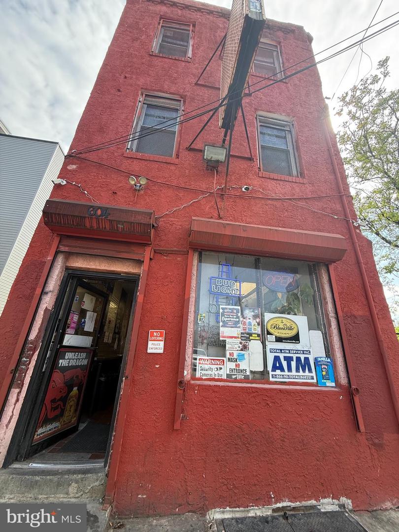 604 W York St Property Photo 17