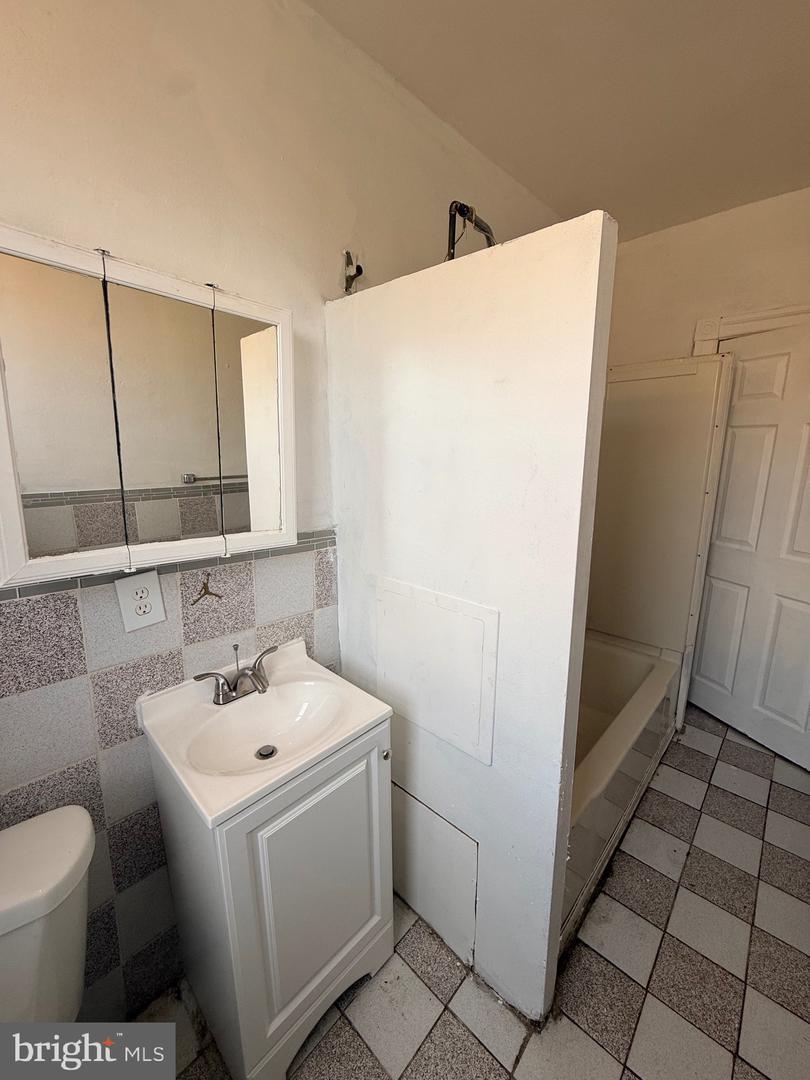 5717 Kingsessing Ave Property Photo 11