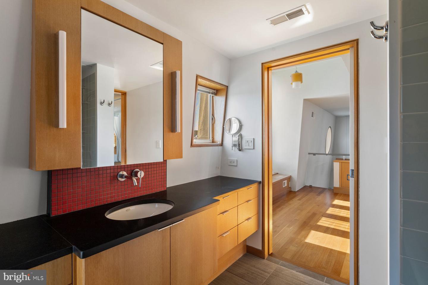 307 S Chadwick St Property Photo 43
