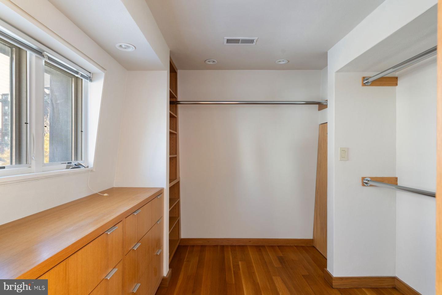 307 S Chadwick St Property Photo 44