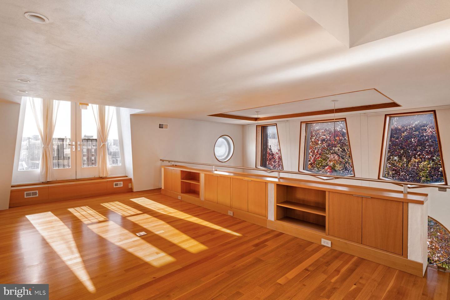 307 S Chadwick St Property Photo 46