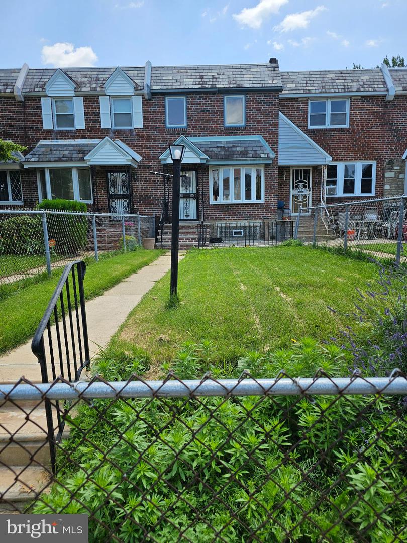 1204 E MOUNT AIRY AVE