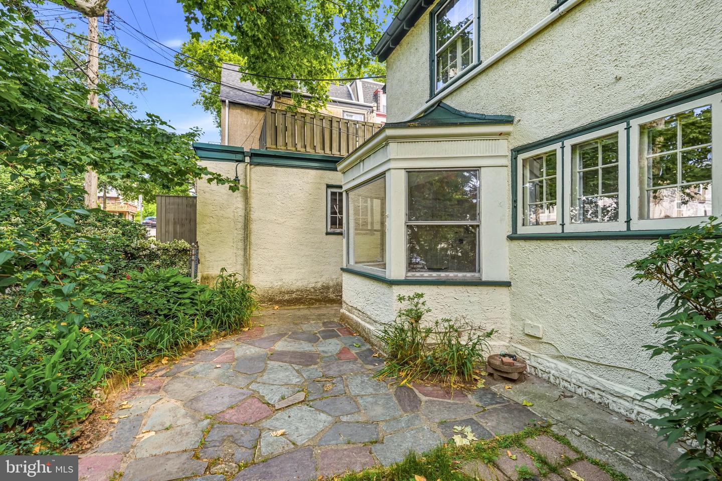 341 W Durham St Property Photo 5