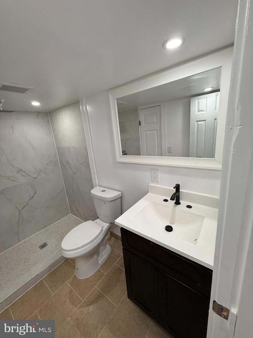 2938 Westmont St Property Photo 10