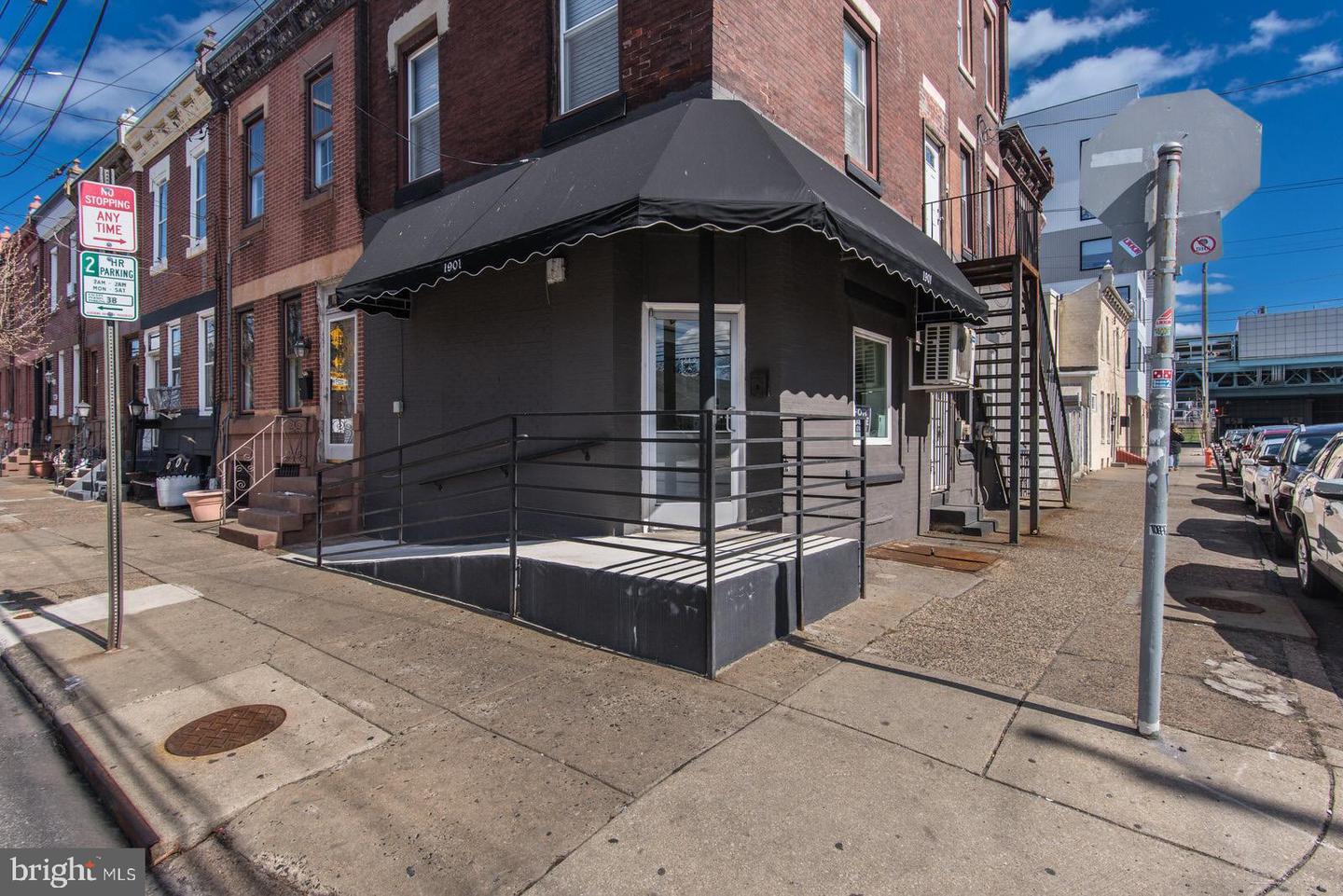 1901 N HOWARD ST Property Photo 1