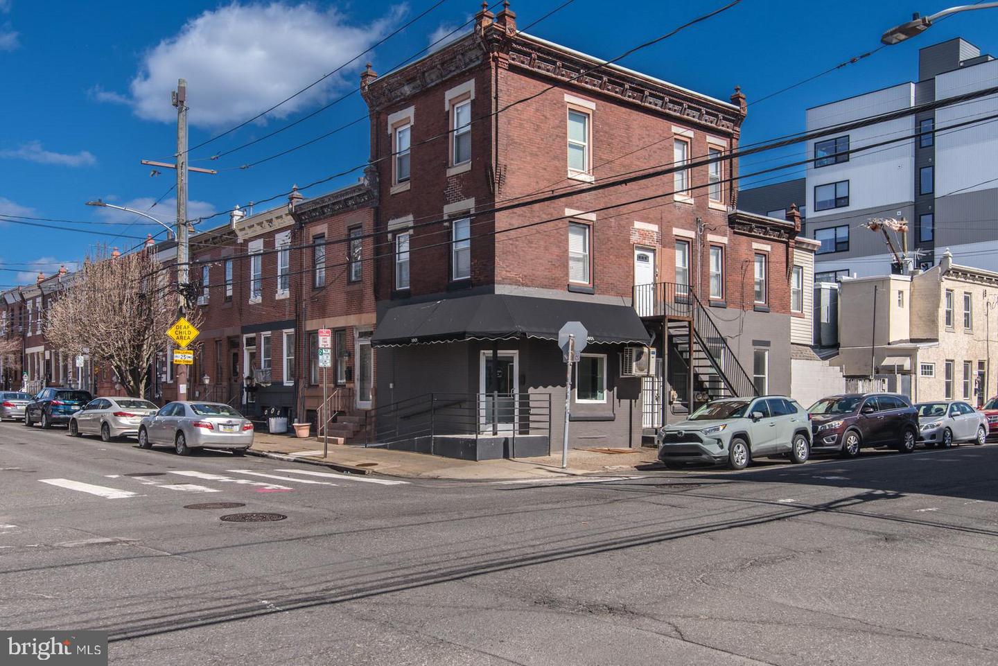 1901 N Howard St Property Photo 2