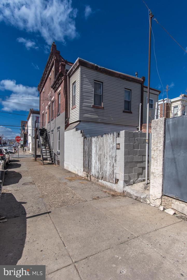 1901 N Howard St Property Photo 50