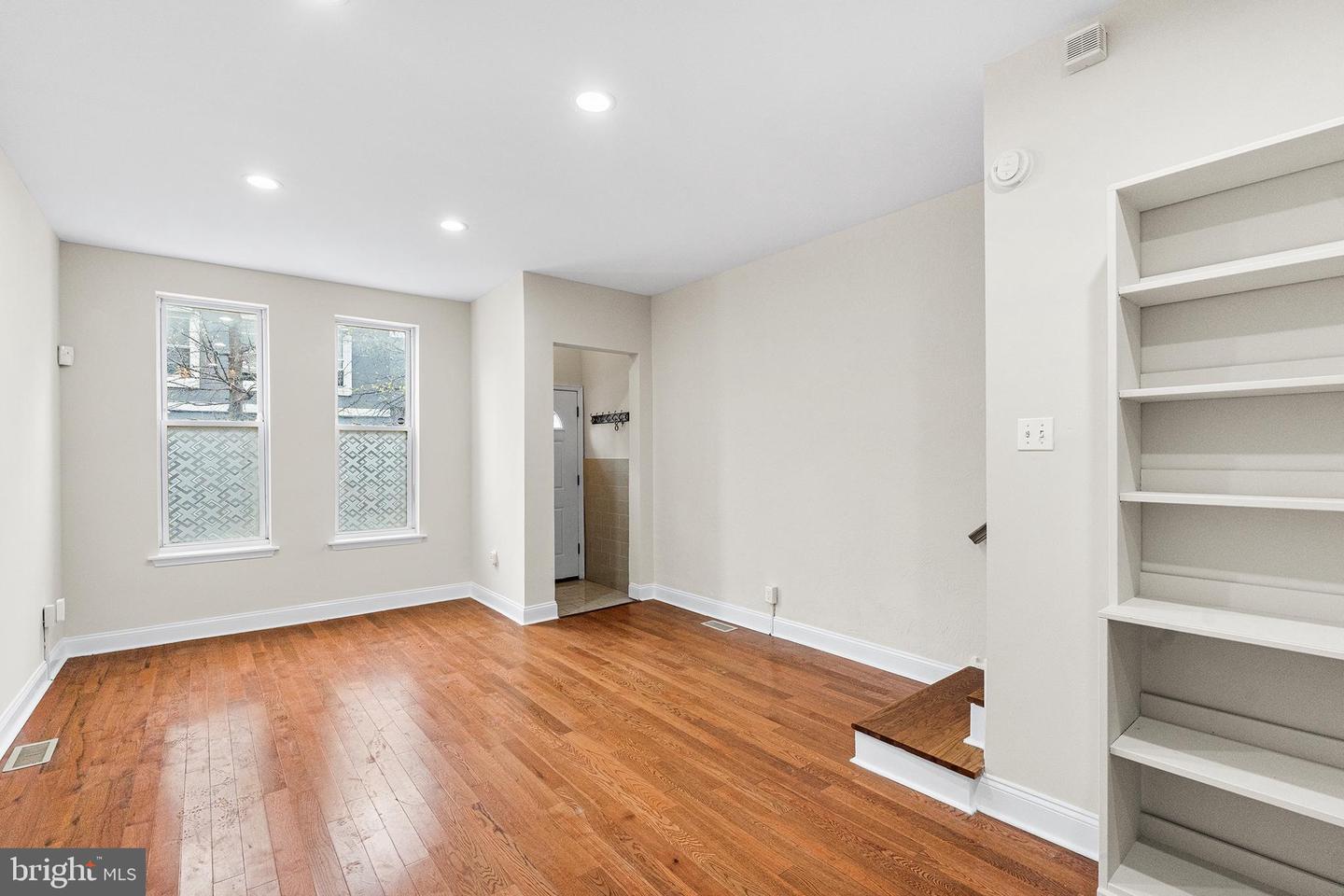 1538 Tasker St Property Photo 2