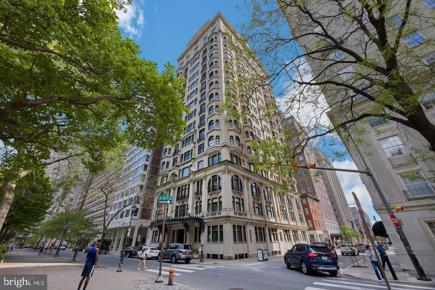 1830-00 RITTENHOUSE SQ #1E Property Photo 1