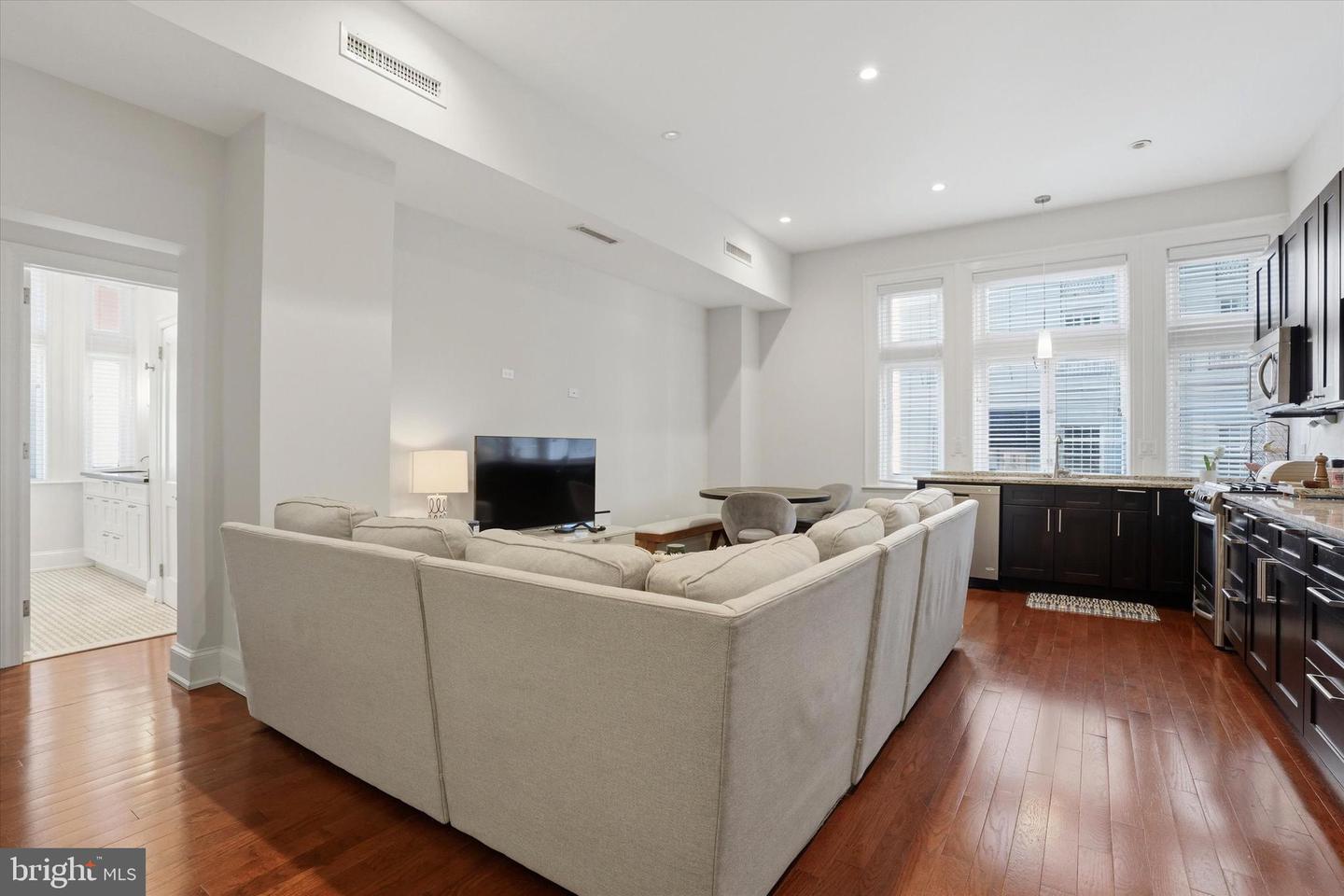 1830-00 Rittenhouse Sq #1e Property Photo 6