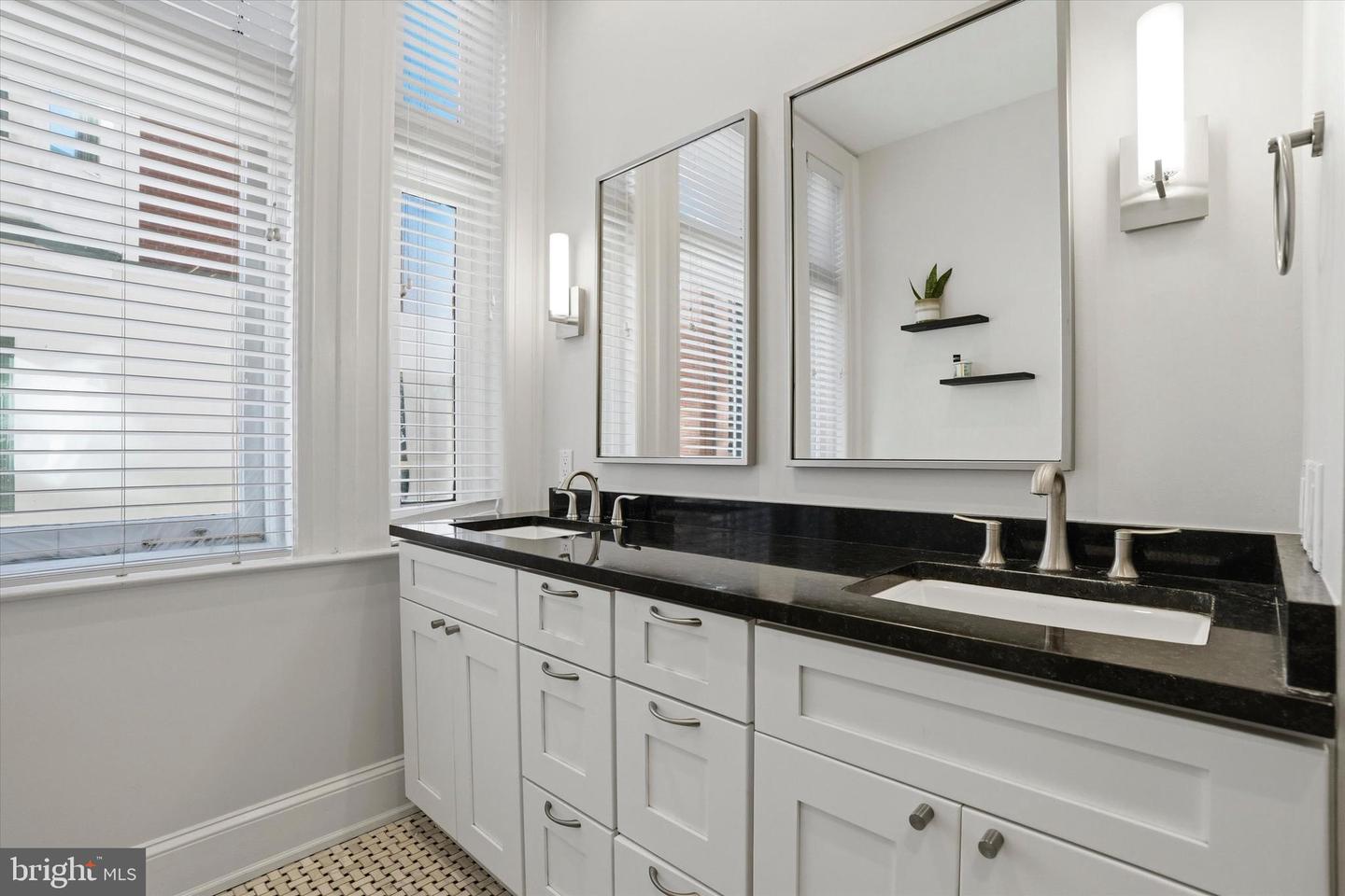 1830-00 Rittenhouse Sq #1e Property Photo 13