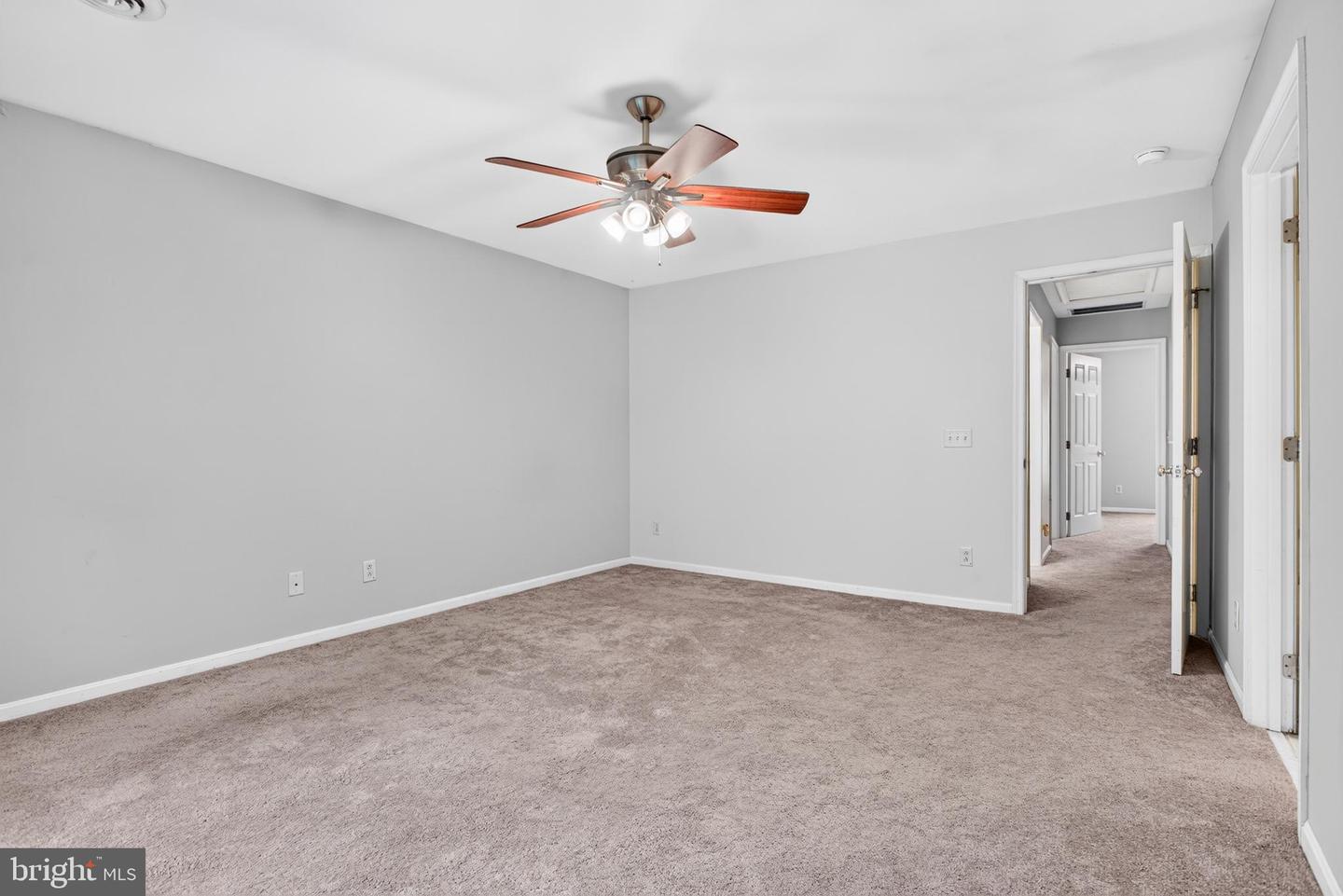 100 Parker Ave #23 Property Photo 17