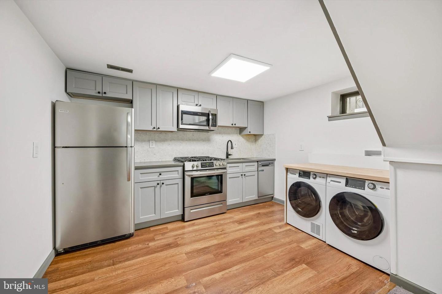 2036 MOUNT VERNON ST #1R Property Photo 1