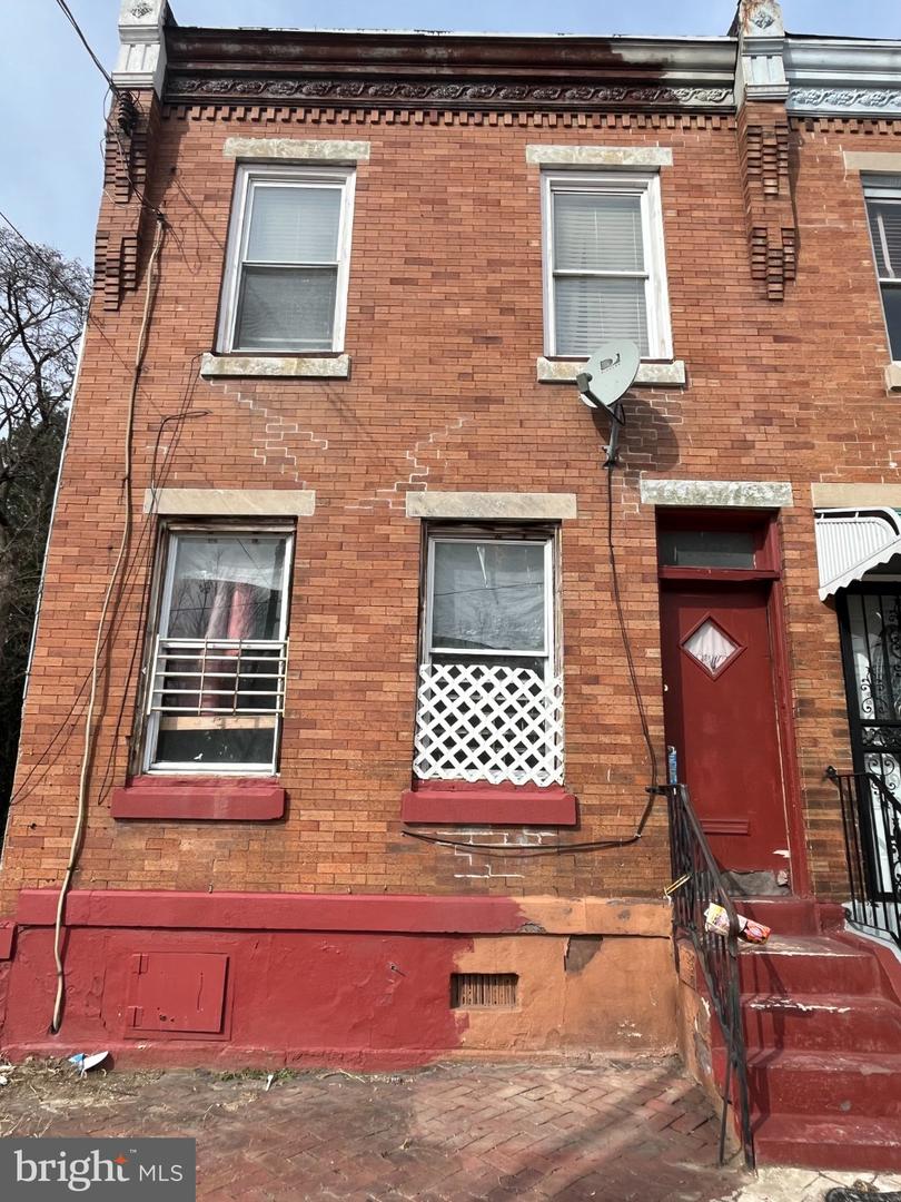 4403 BROWN ST Property Photo 1