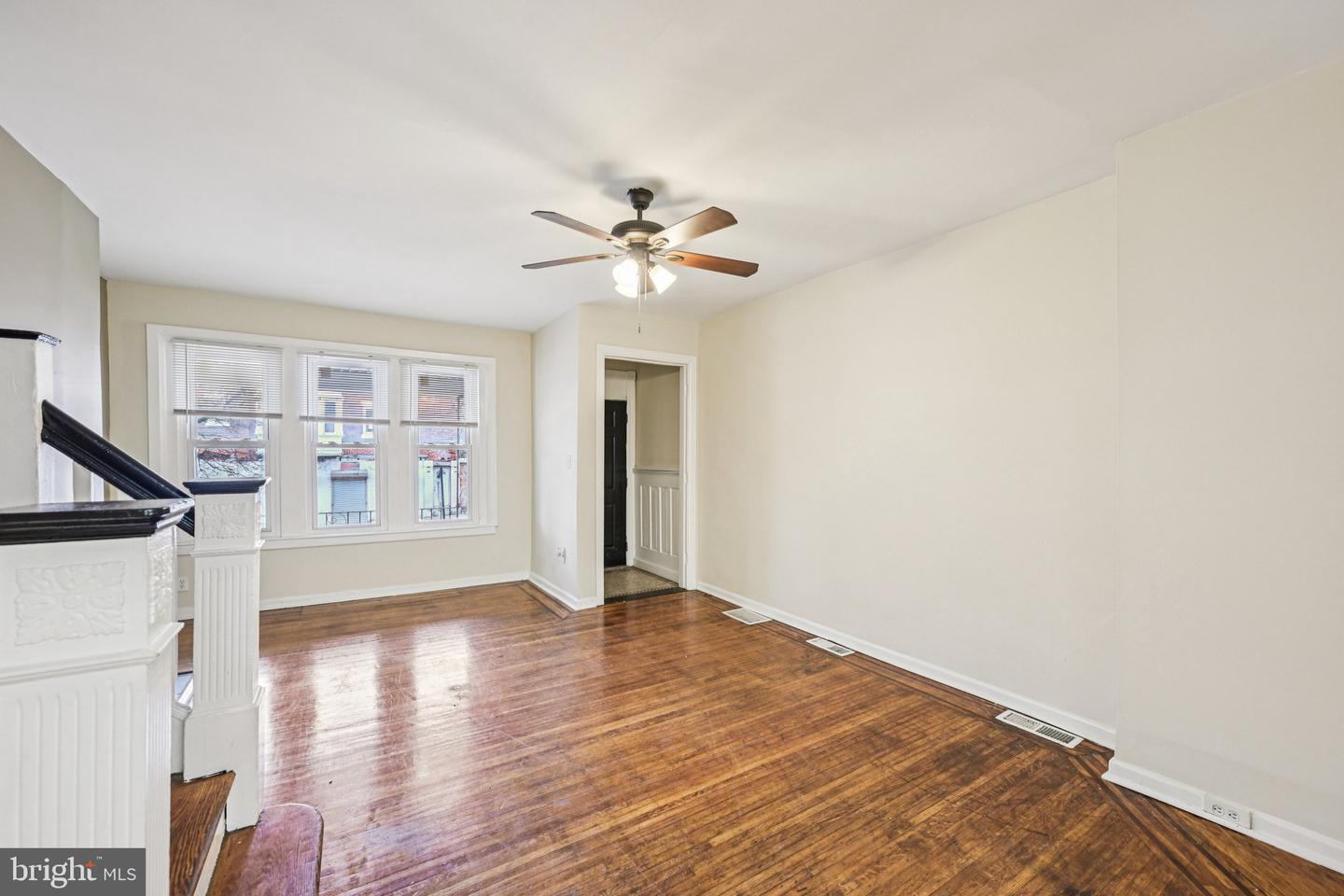6231 Lansdowne Ave Property Photo 8