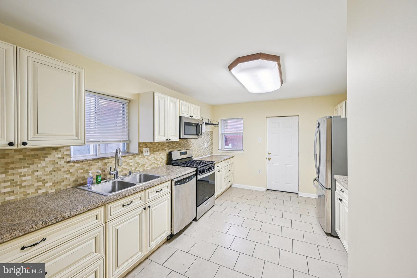 6231 Lansdowne Ave Property Photo 15