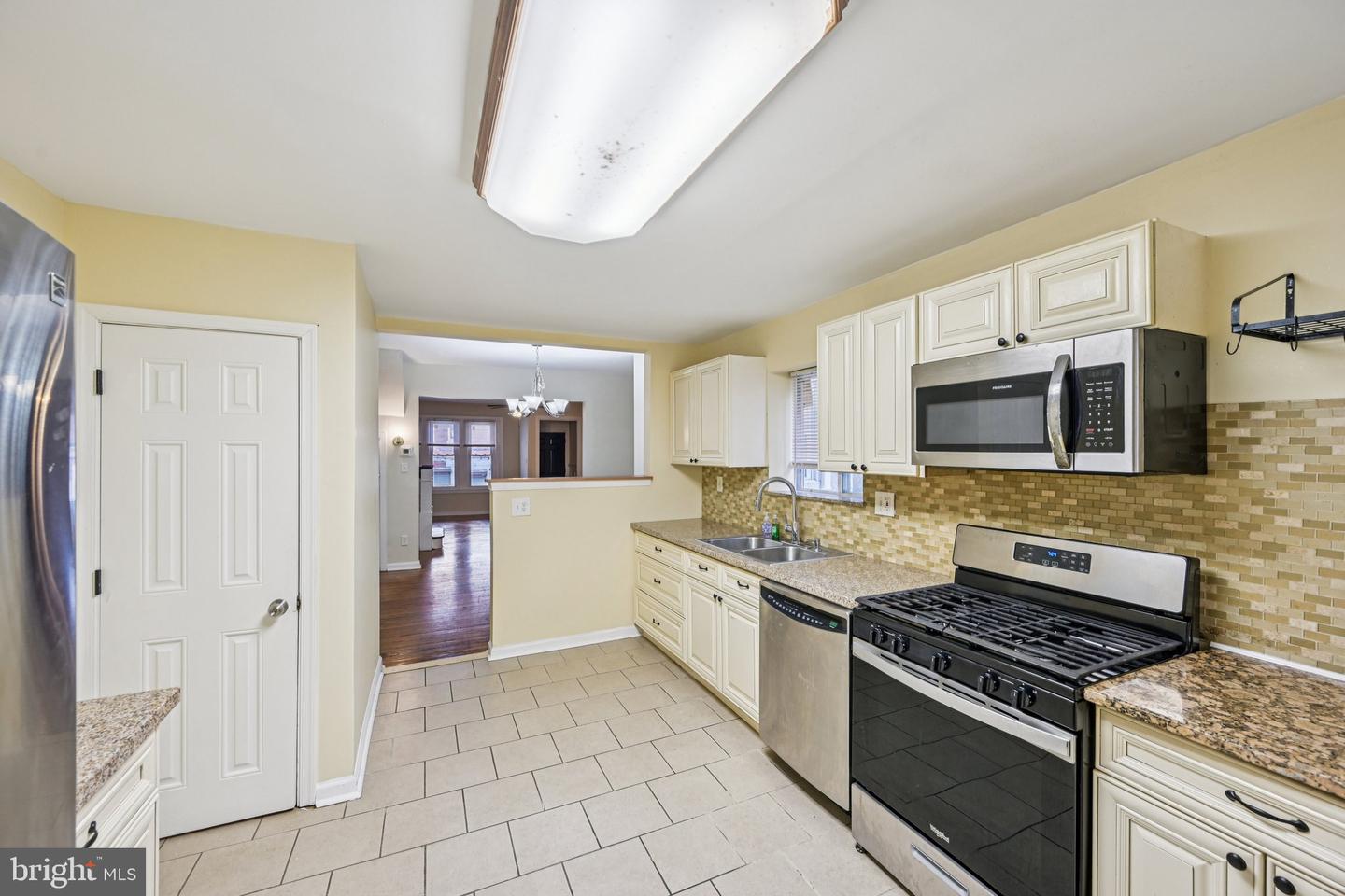 6231 Lansdowne Ave Property Photo 18