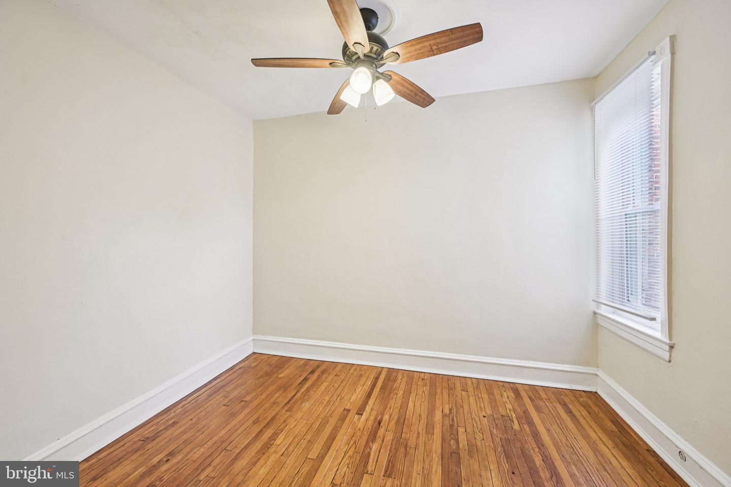 6231 Lansdowne Ave Property Photo 26