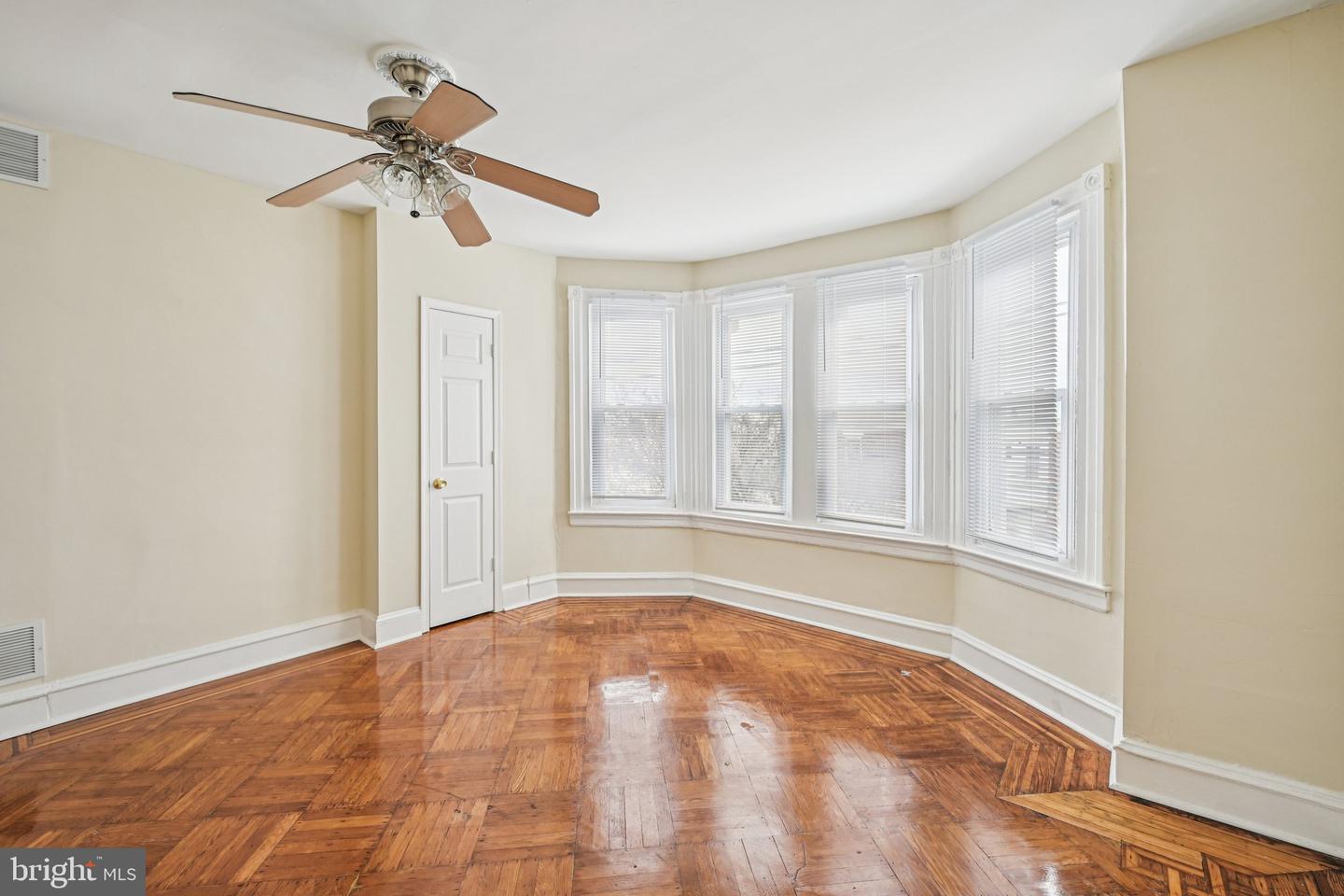 6231 Lansdowne Ave Property Photo 29