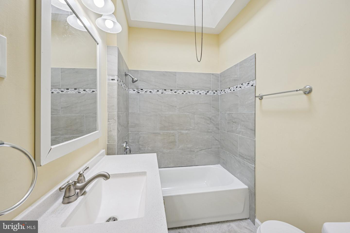 6231 Lansdowne Ave Property Photo 32