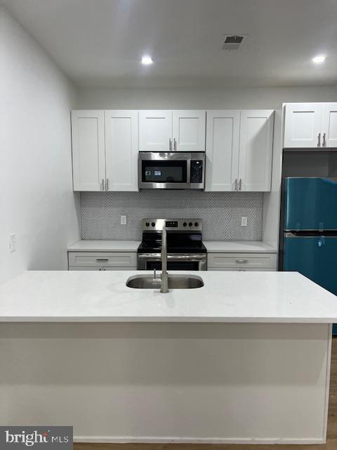 5535 Webster St Property Photo 3