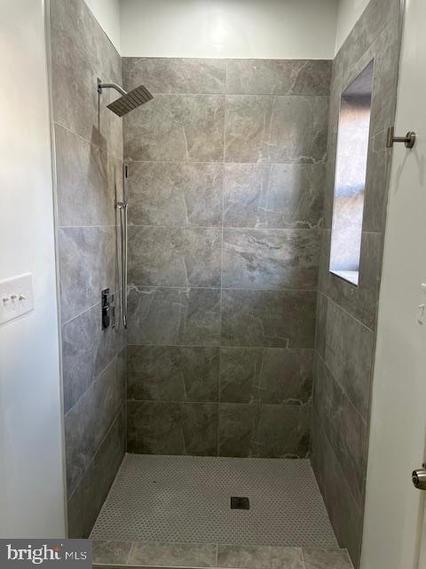 5535 Webster St Property Photo 5