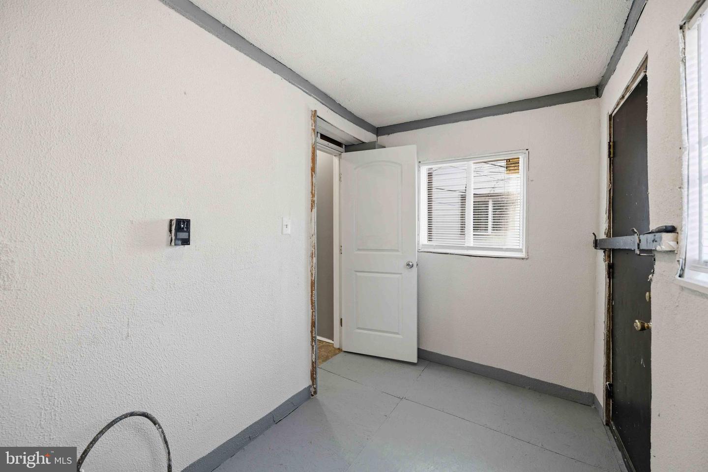 2757 N 25th St Property Photo 15
