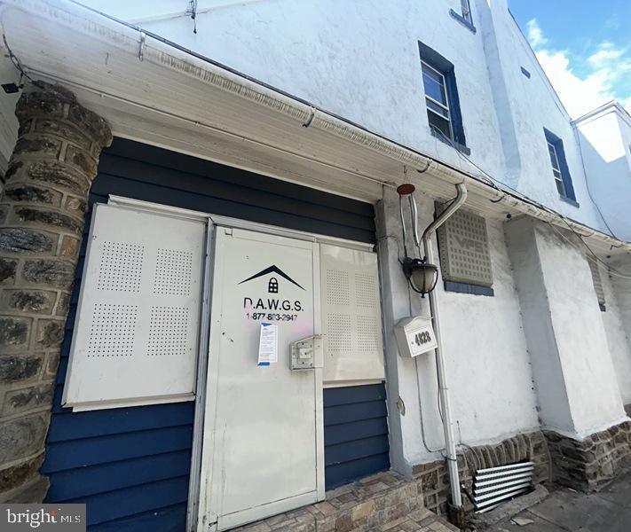 4828 E Roosevelt Blvd Property Photo 2