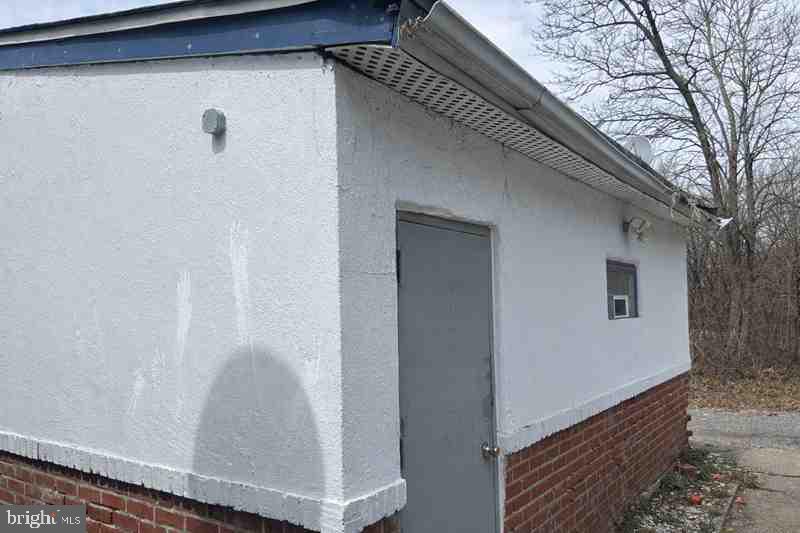 4828 E Roosevelt Blvd Property Photo 8