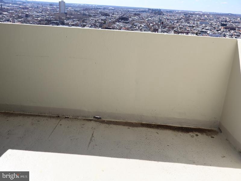604-36 S Washington Sq #2411 Property Photo 14