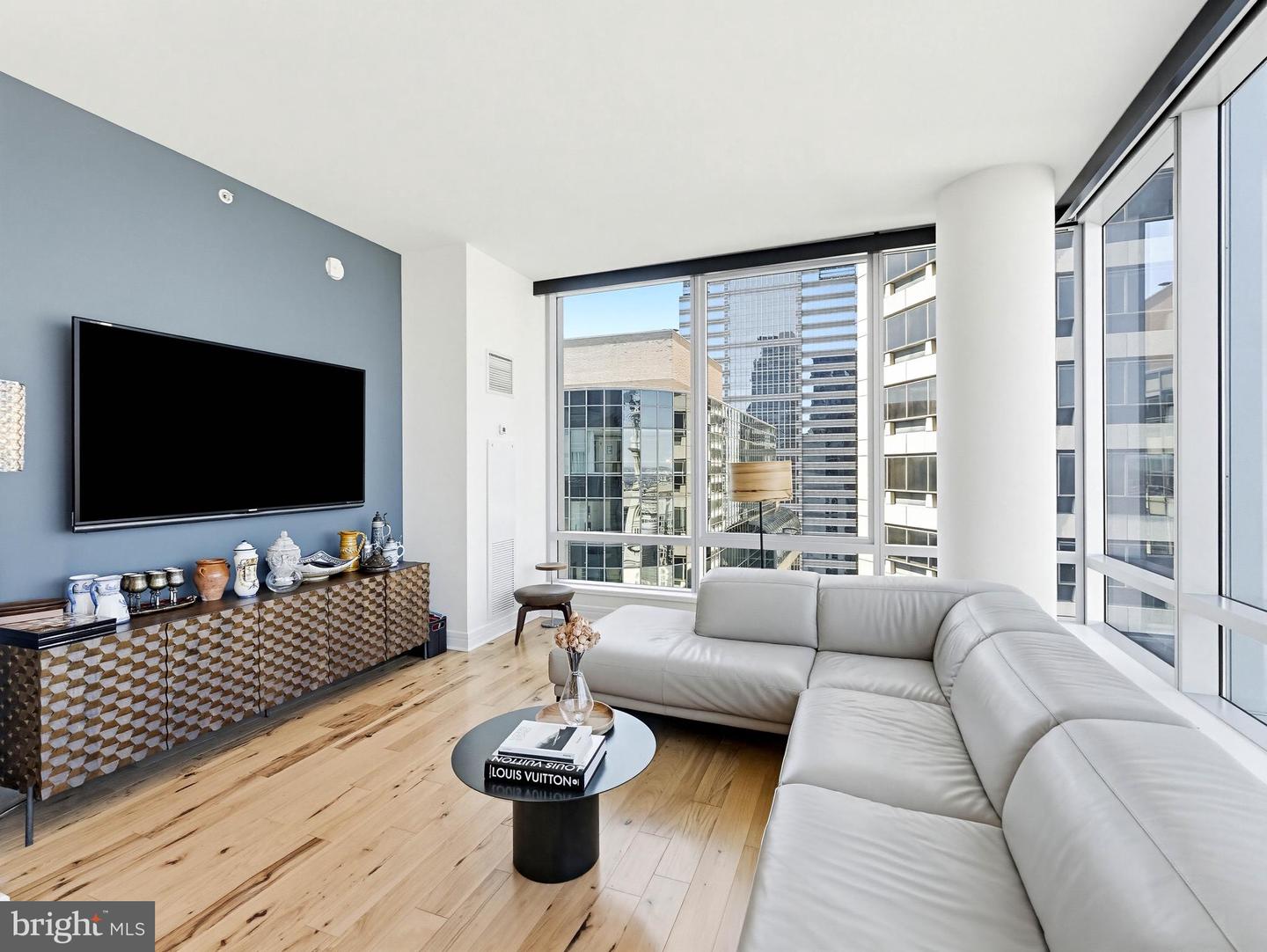 1414 S Penn Sq #32f Property Photo 3