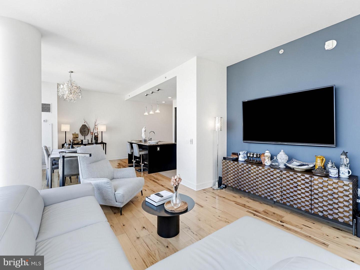 1414 S Penn Sq #32f Property Photo 4