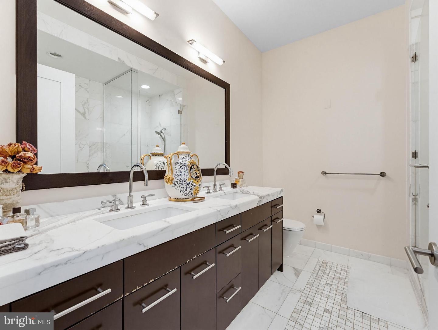 1414 S Penn Sq #32f Property Photo 13